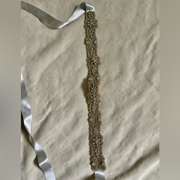 Rhinestone Bridal Belt - never been worn - Picture 3 of 5